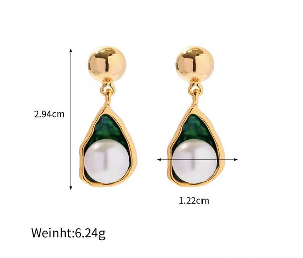 18k gold-plated French vintage series drop-shaped floating leaf pearl earrings